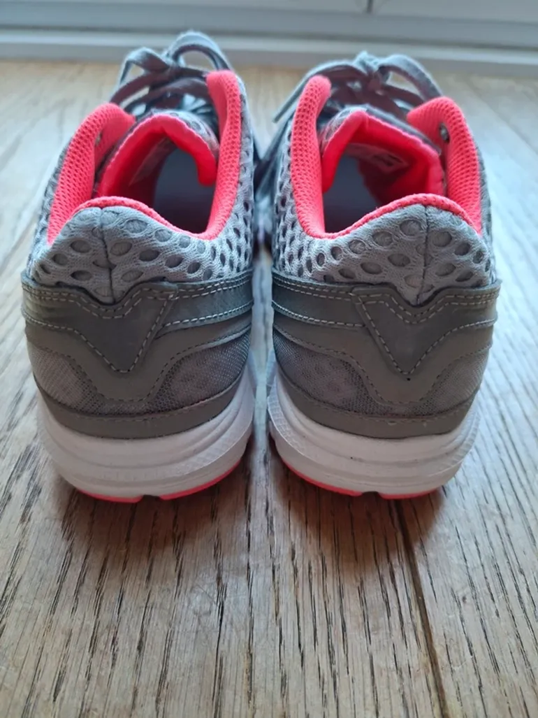 Used New Balance 750 v1 bike — image 4 of 7