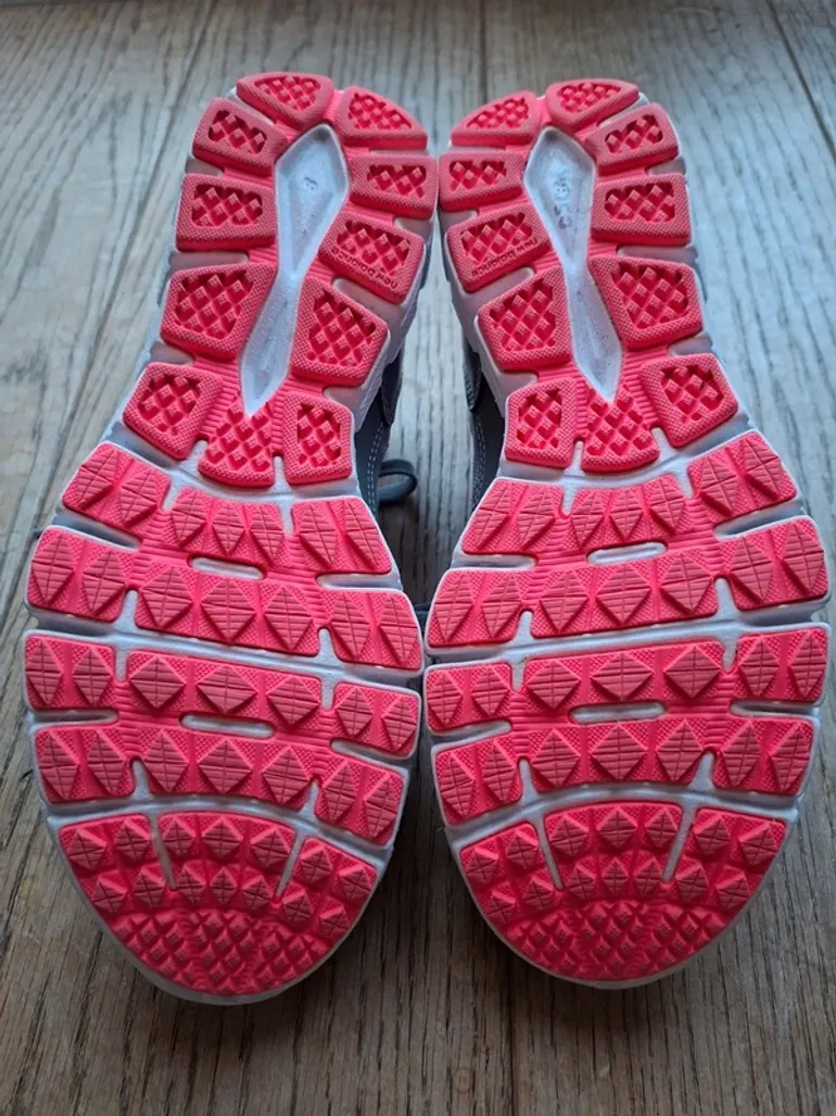 Used New Balance 750 v1 bike — image 7 of 7
