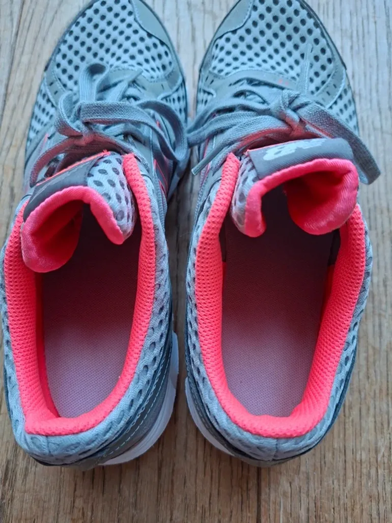 Used New Balance 750 v1 bike — image 6 of 7