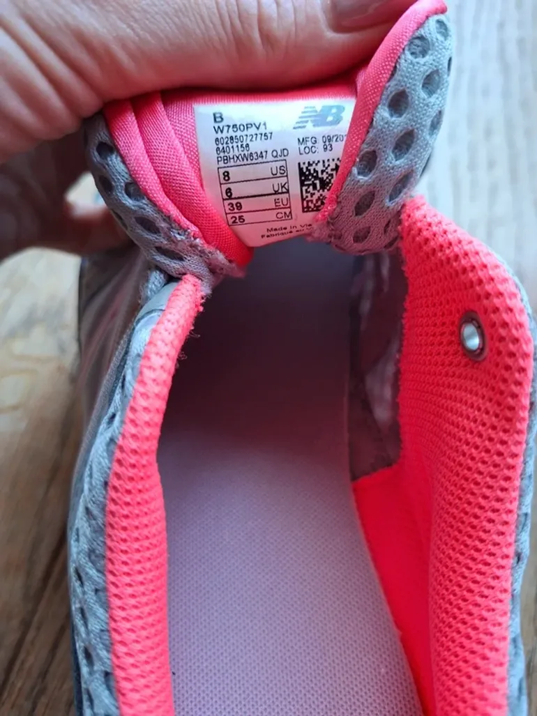 Used New Balance 750 v1 bike — image 5 of 7