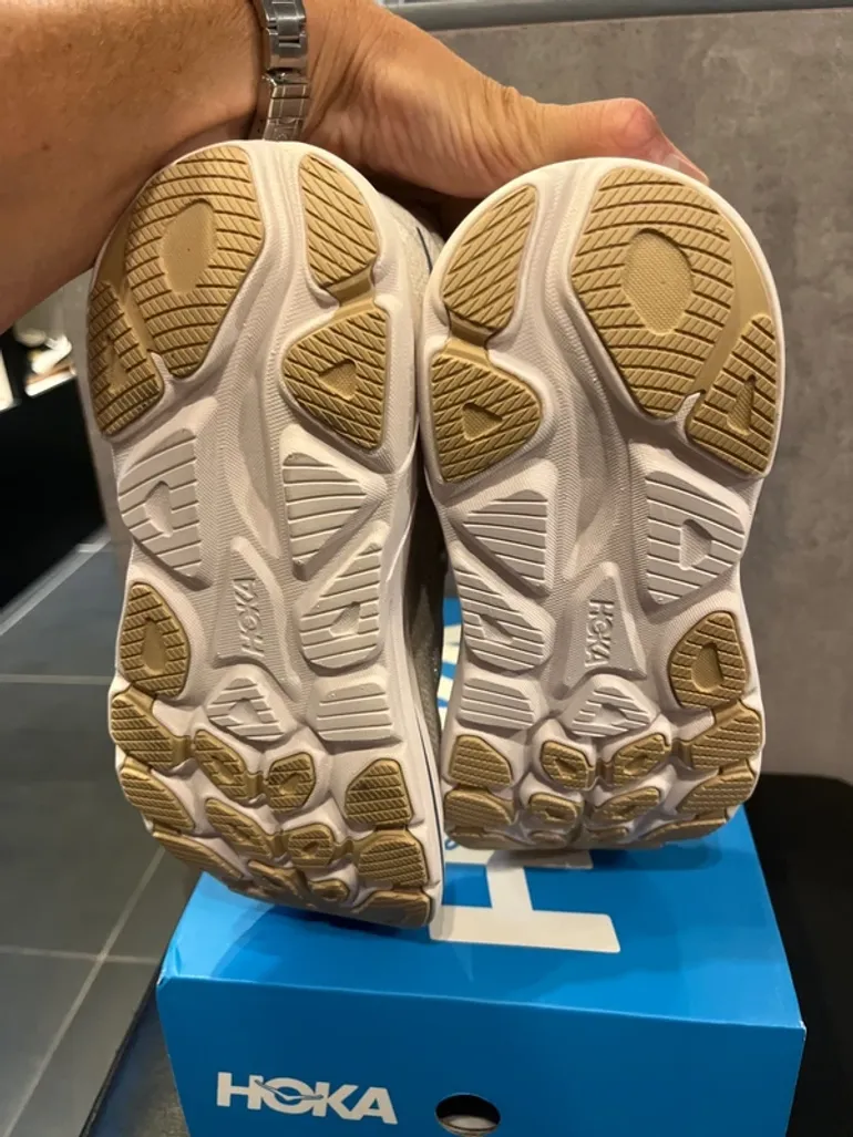 Hoka Clifton 10 bike usato — immagine 5 di 6