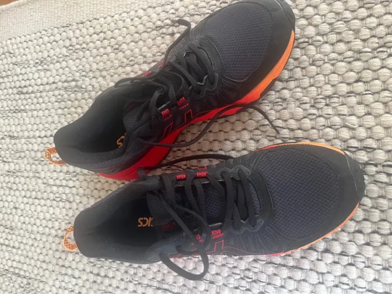 Used Asics Gel Venture 7 bike — image 2 of 4