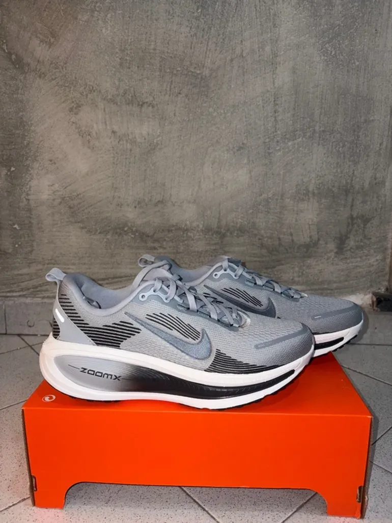Used Nike Vomero 18 bike — image 2 of 8