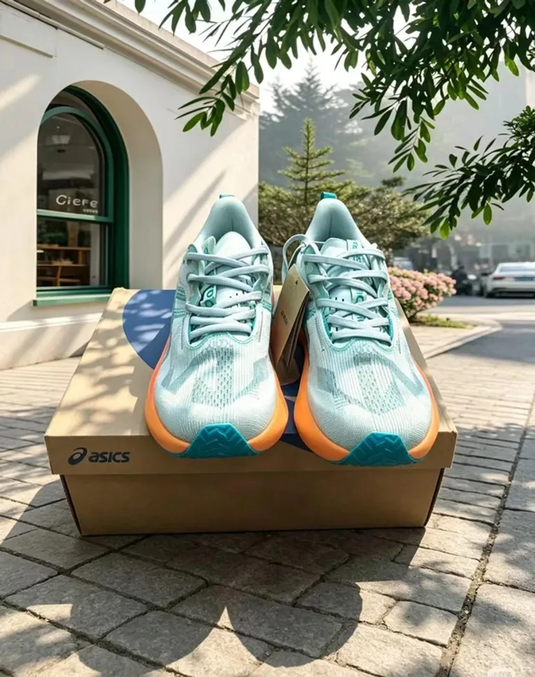Použité Asics Novablast 5 bike — obrázek 2 z 5
