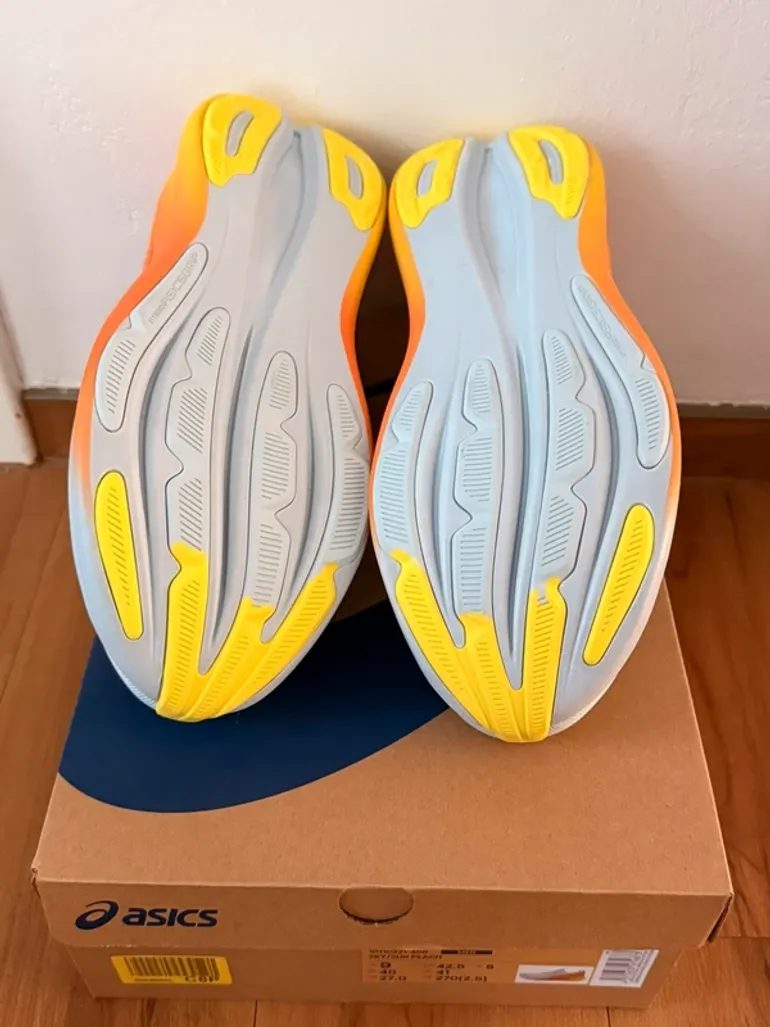 Używany Asics Gel Nimbus 28 bike — zdjęcie 5 z 5