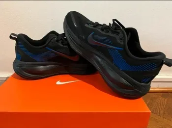 Used Nike Vomero 18 bike — image 4 of 5