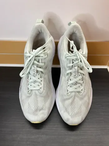 Used Asics Novablast 5 bike — image 2 of 13