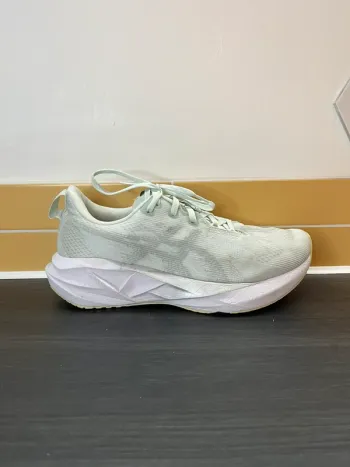 Used Asics Novablast 5 bike — image 7 of 13