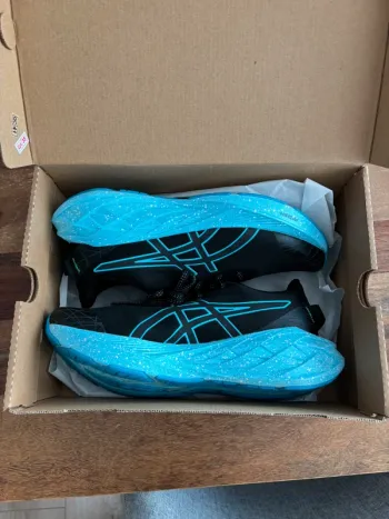 Used Asics Novablast 4 Lite Show bike