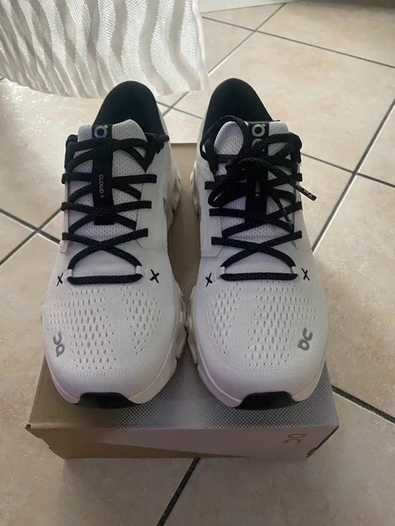 On Running Cloud X5 bike d'occasion — image 4 sur 9
