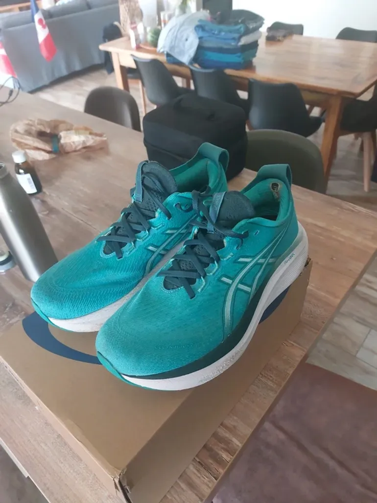 Used Asics Gel Nimbus 27 bike — image 2 of 11