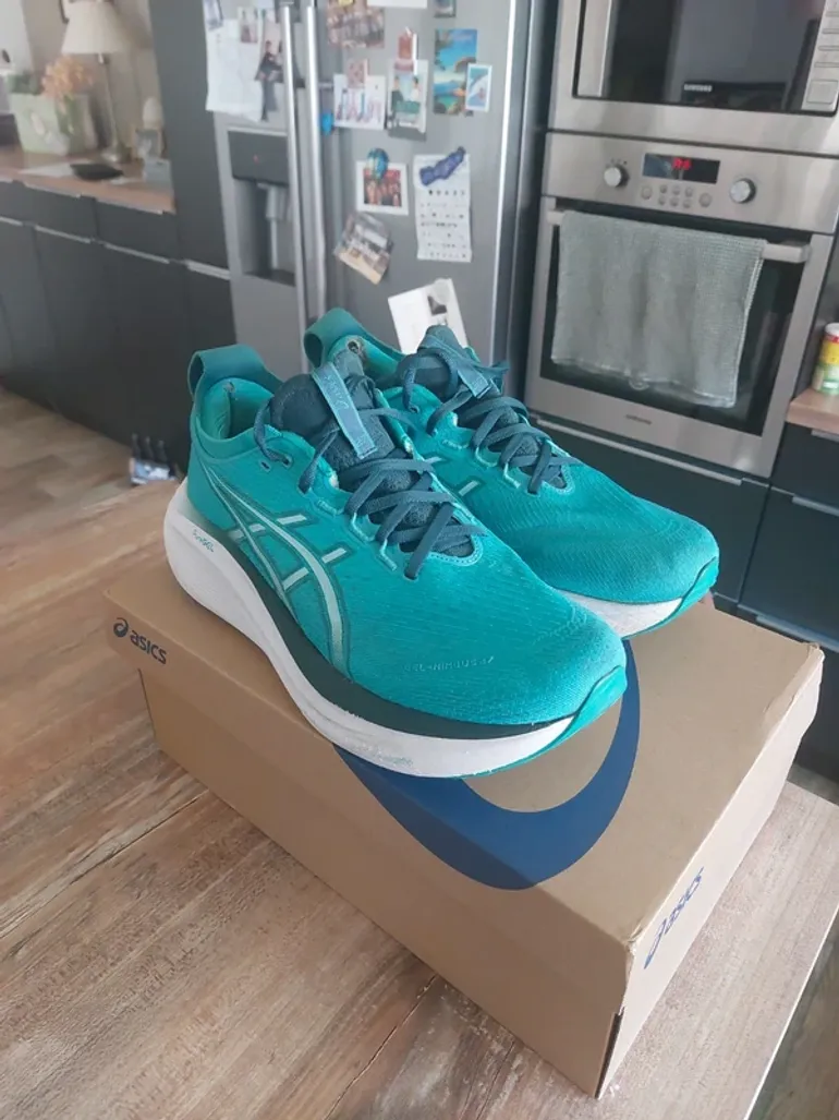 Used Asics Gel Nimbus 27 bike — image 5 of 11