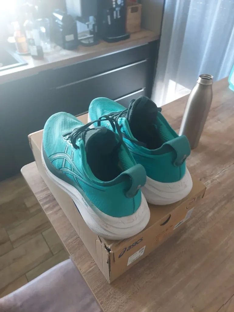Used Asics Gel Nimbus 27 bike — image 3 of 11