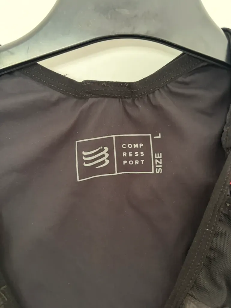 Použité Compressport Ultrun S Pack Evo 15 bike — obrázek 3 z 4