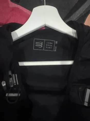 Použité Compressport Hydration Vest bike — obrázek 2 z 7