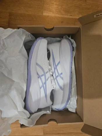 Used Asics Gel Cumulus 28 bike