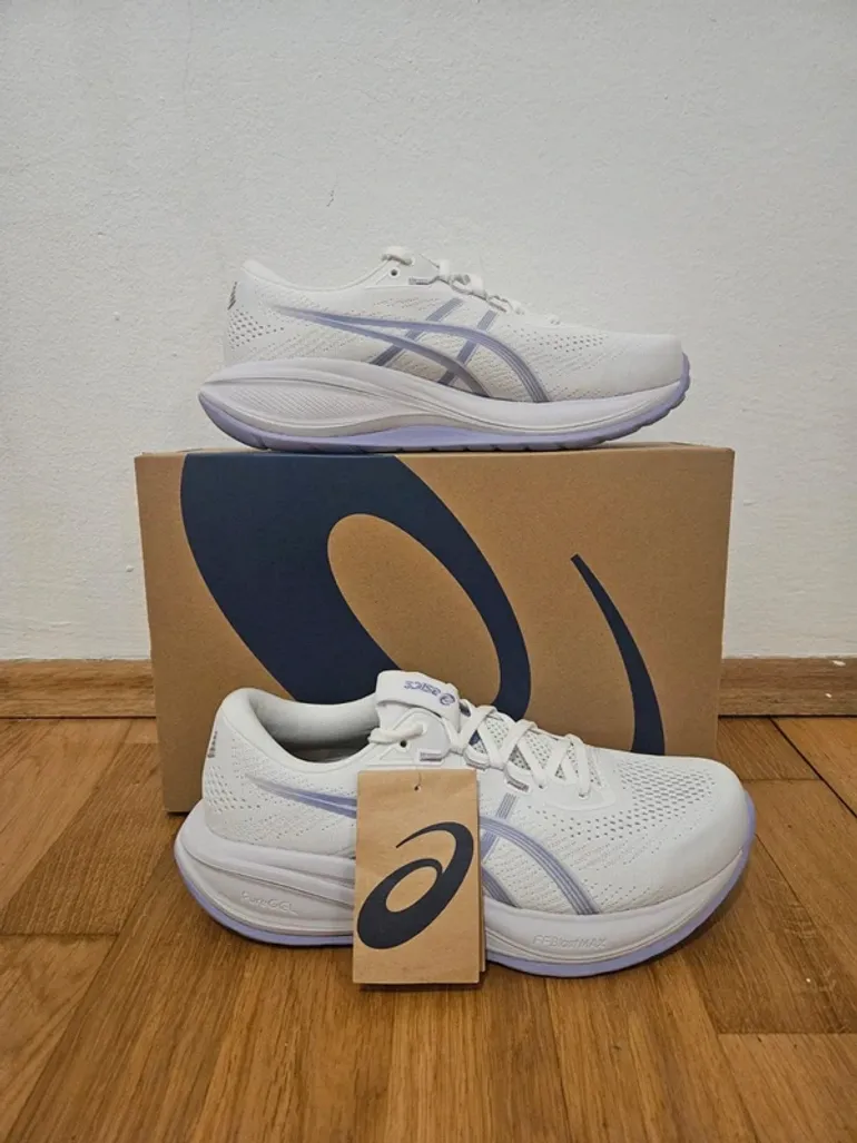 Used Asics Gel Cumulus 28 bike — image 2 of 2
