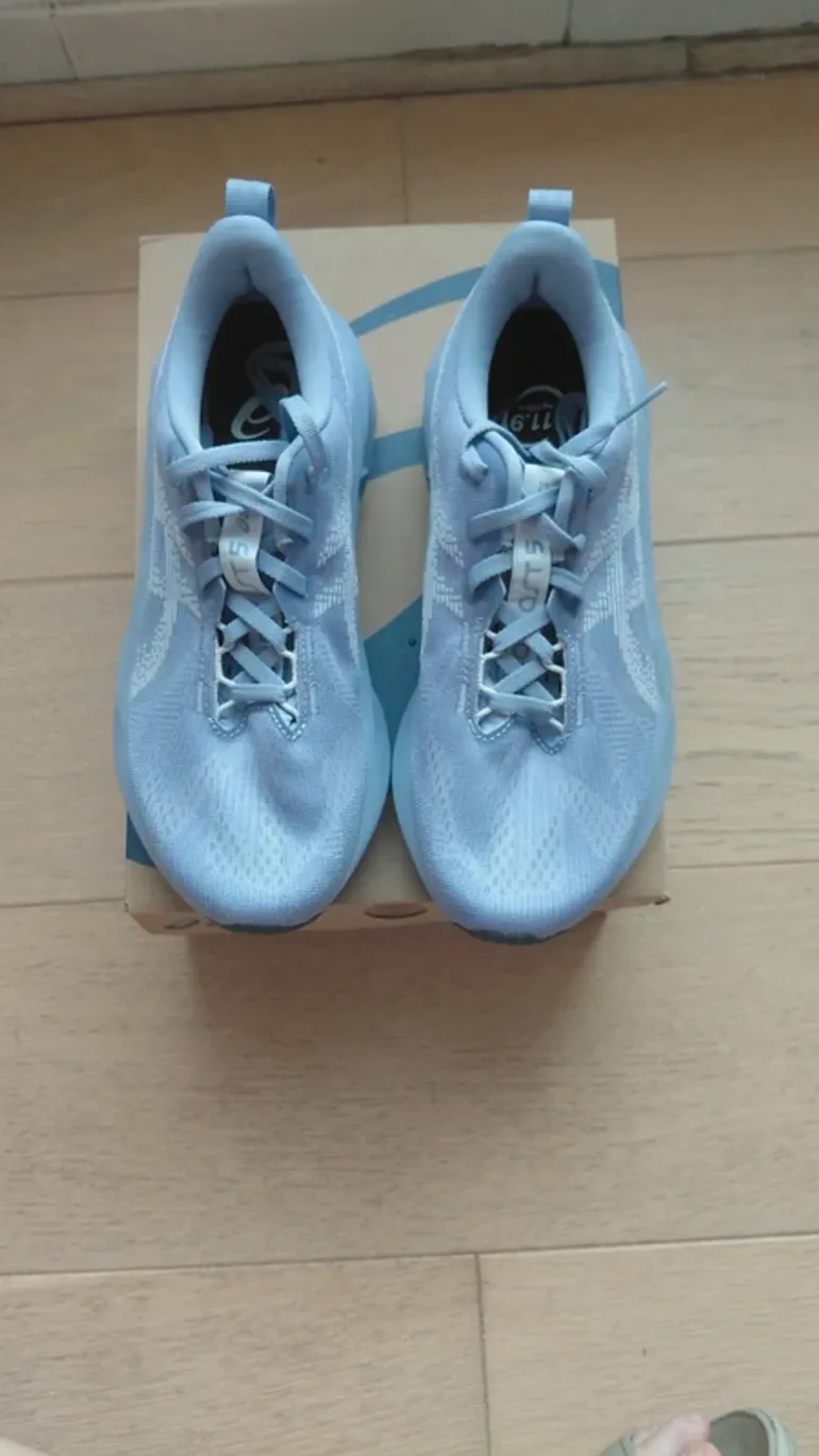 Gebrauchtes Asics Novablast 5 bike — Bild 3 von 6