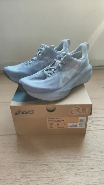 Brugt Asics Novablast 5 bike