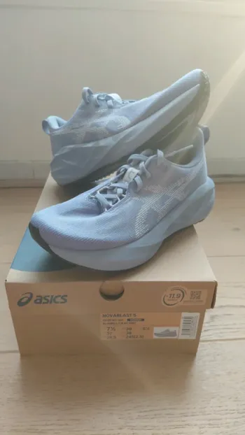 Gebrauchtes Asics Novablast 5 bike — Bild 5 von 6