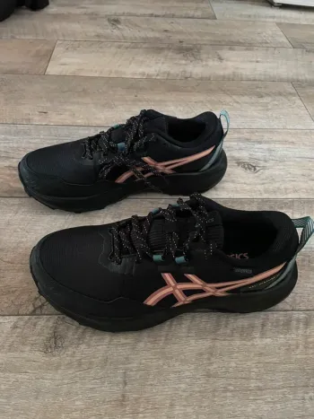 Brugt Asics Sportschuhe 40 bike
