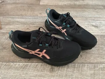 Asics Sportschuhe 40 bike usato — immagine 2 di 6