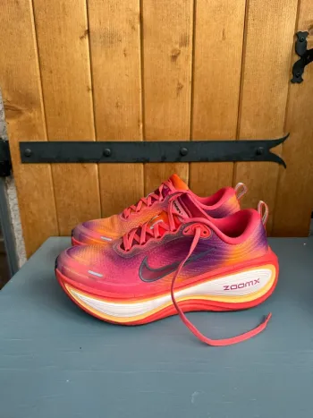 Brugt Nike Vomero Plus bike — billede 2 af 10