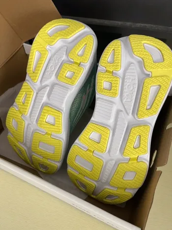 Used Hoka Zapatillas talla 37 bike — image 4 of 6