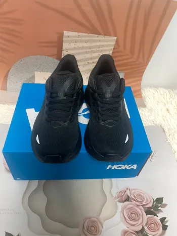 Used Hoka Bondi 9 Wide bike — image 2 of 5