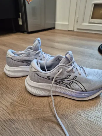 Used Asics Gel Excite 11 bike — image 3 of 7