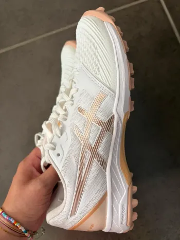 Used Asics Hockey shoes bike — image 8 of 10