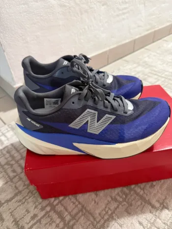 Używany New Balance Fuelcell Rebel V5 bike