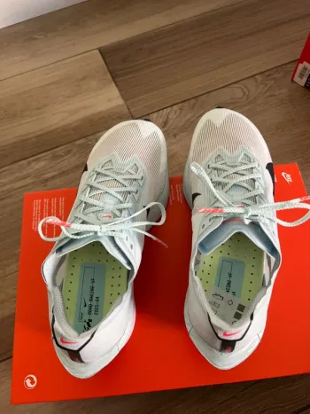 Używany Nike ZoomX Vaporfly Next% 4 bike — zdjęcie 7 z 9
