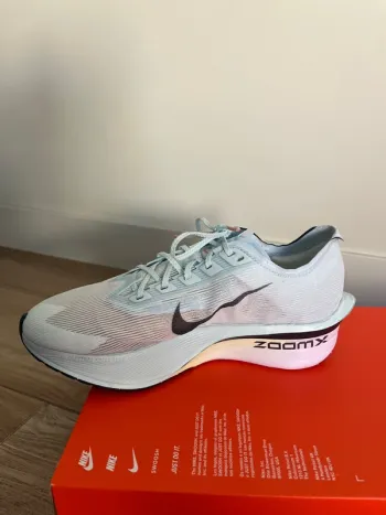 Używany Nike ZoomX Vaporfly Next% 4 bike — zdjęcie 3 z 9