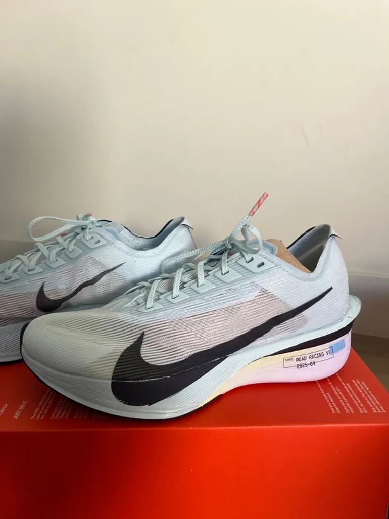 Używany Nike ZoomX Vaporfly Next% 4 bike — zdjęcie 2 z 9