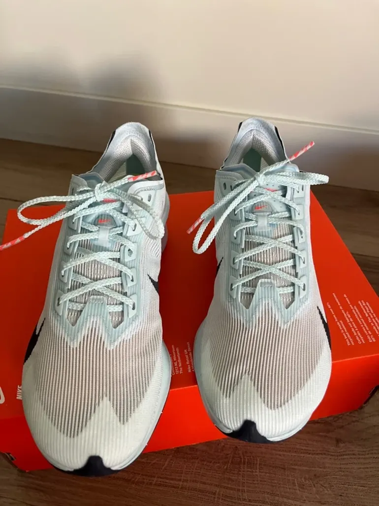 Używany Nike ZoomX Vaporfly Next% 4 bike — zdjęcie 6 z 9