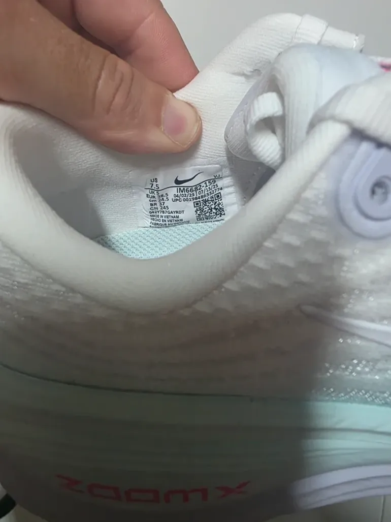 Tweedehands Nike Vomero Plus bike — afbeelding 10 van 11