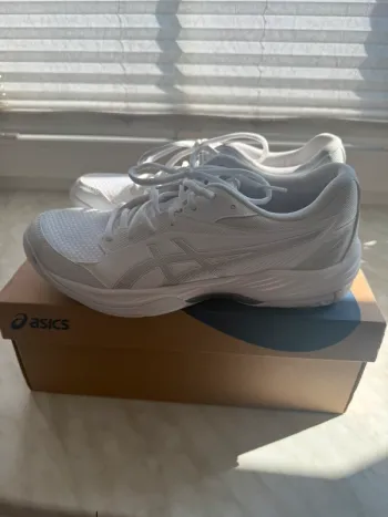 Used White Gel-Task 4 bike