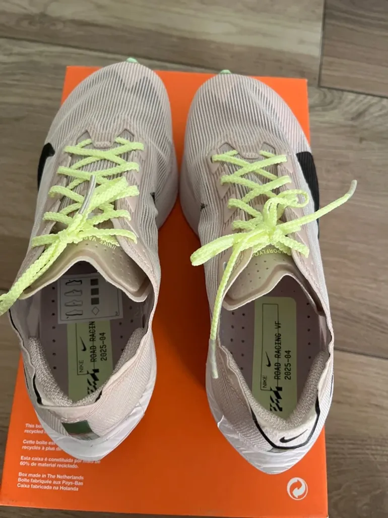 Brugt Nike Vaporfly Next% 4 bike — billede 7 af 9
