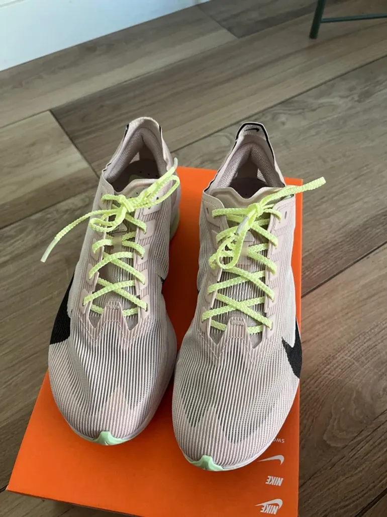 Brugt Nike Vaporfly Next% 4 bike — billede 6 af 9