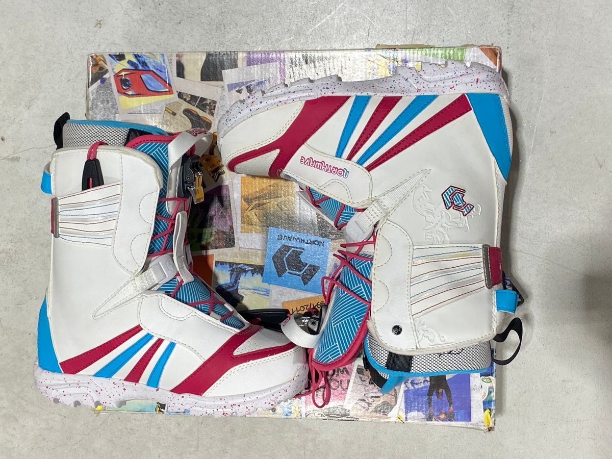 スノーボード NORTHWAVE DAHLIA SLS WHITE IRIDESCEN Northwave Dahlia Snowboard Boots | buycycle
