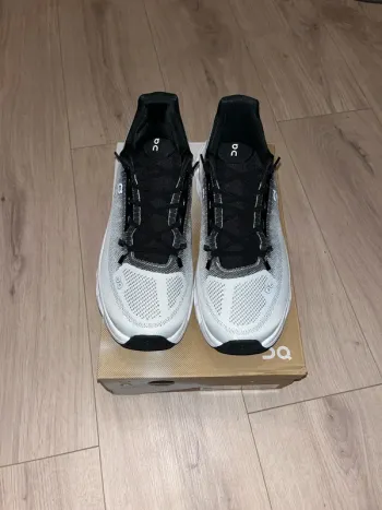On Running On Shoes bike d'occasion — image 4 sur 7