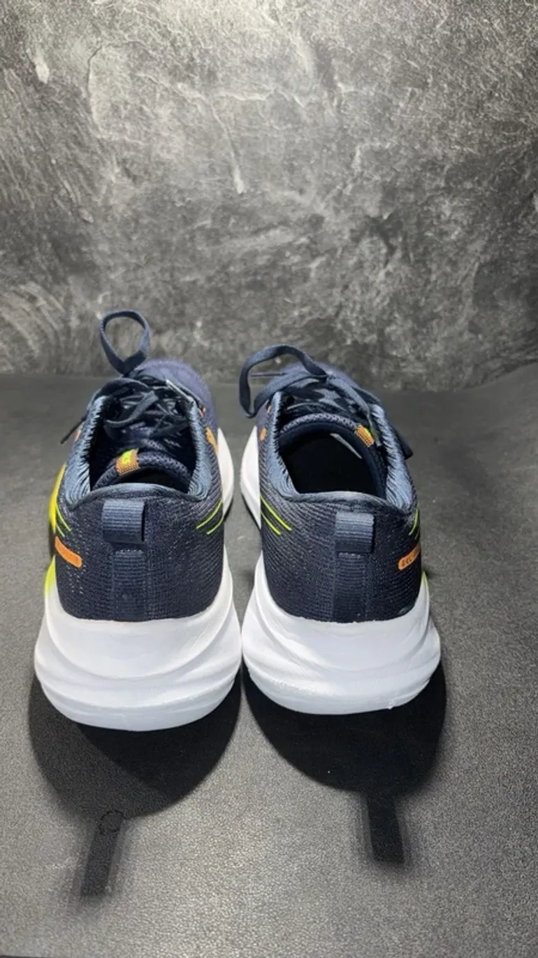 Używany Asics Gel Saiun 3 bike — zdjęcie 3 z 4