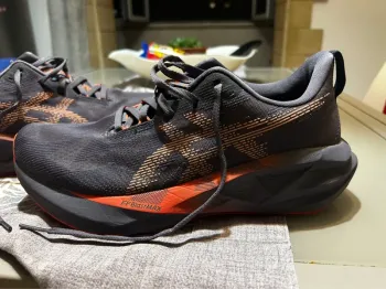 Brugt Asics Novablast 5 Running Shoes