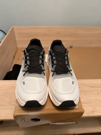 Used On Running Shoes Size 44 bike — image 2 of 3