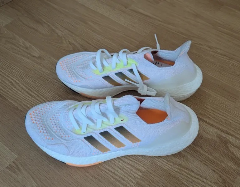 Używany Adidas Ultraboost 22 Heat.dry bike — zdjęcie 2 z 5