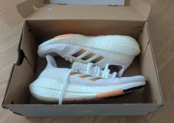 Używany Adidas Ultraboost 22 Heat.dry bike — zdjęcie 3 z 5