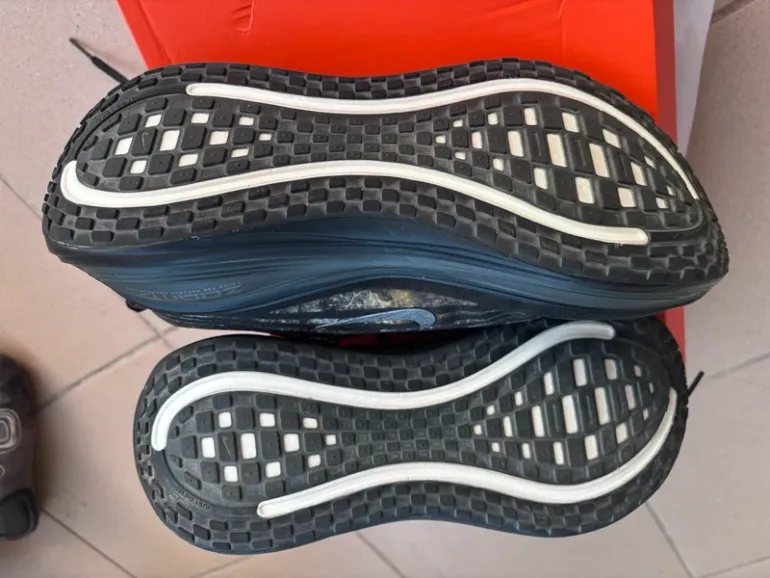 Nike Vomero Plus bike d'occasion — image 3 sur 5