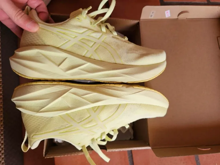 Brugt Asics Novablast 5 bike — billede 9 af 12