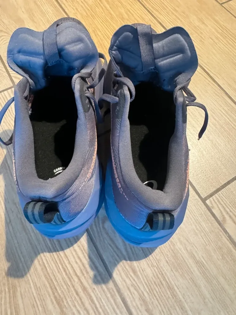 Used Asics Novablast 5 bike — image 4 of 6